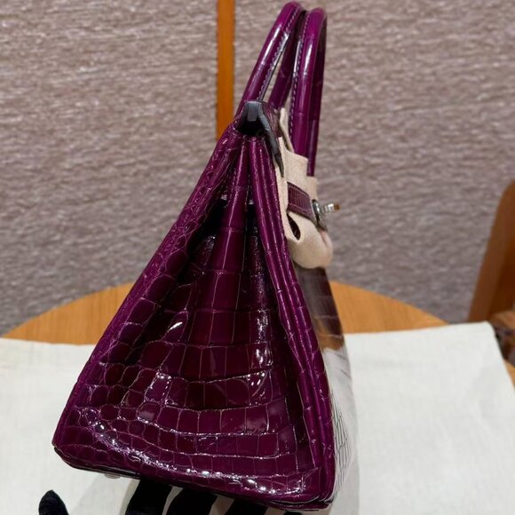 Classic Hermes Bag: A Stylish and Versatile Choice for Elegance - Picture 5 of 6